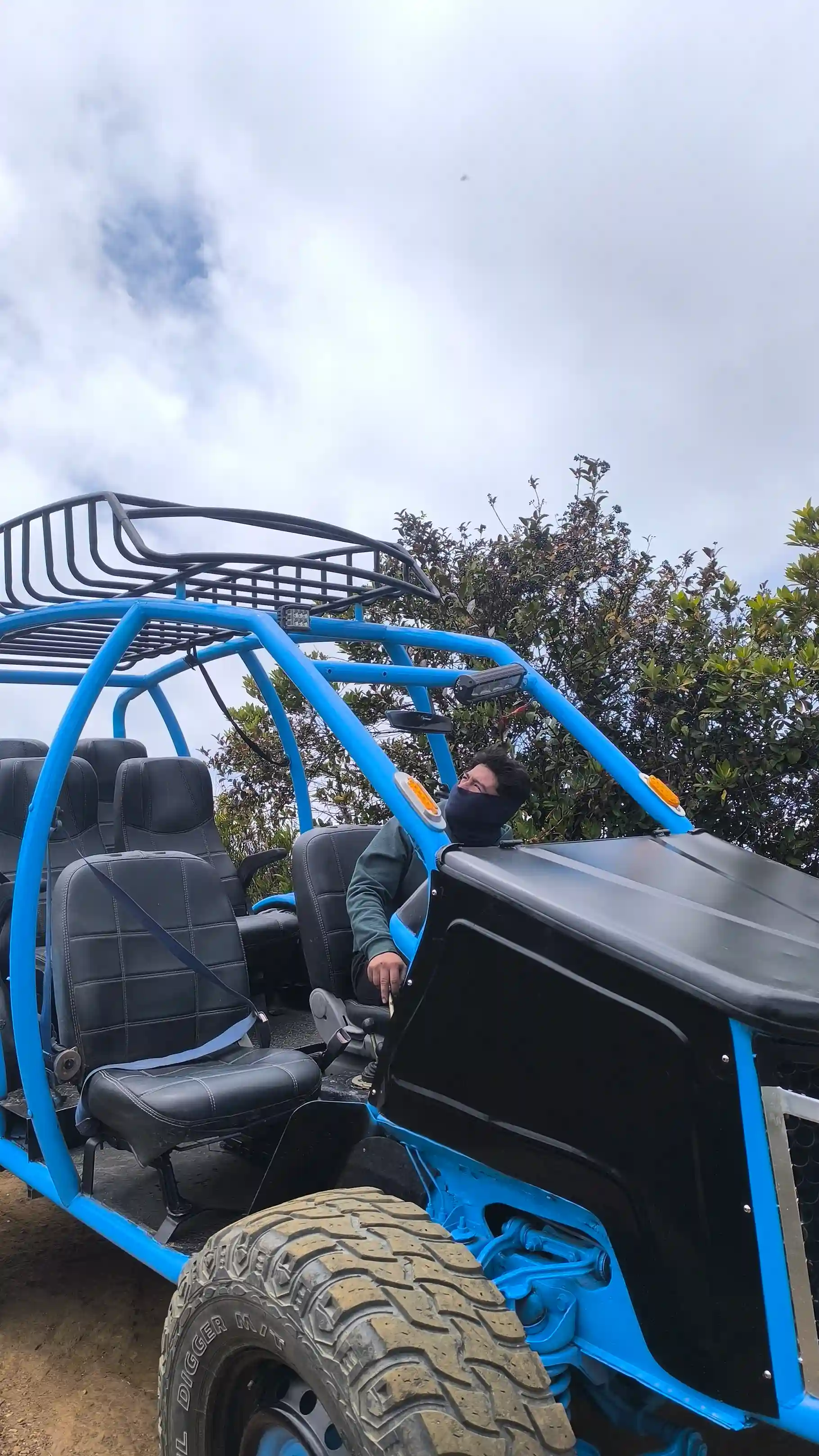 Buggy recorriendo el Valle de Floresta